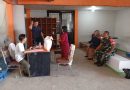 Babinsa Koramil 0903-06/Tsr Dampingi Penyaluran Bantuan Beras dari Bulog