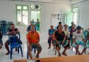 Babinsa Koramil 0903-05/Sekatak dan Personil Polsek Sekatak Dampingi Pembagian BLT Tunai di Desa Turung